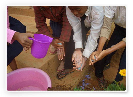 マダガスカルの子供達への手洗い啓蒙支援